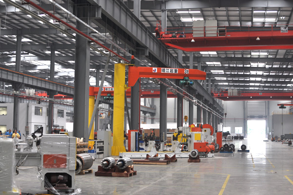 流動(dòng)式起重機(jī)